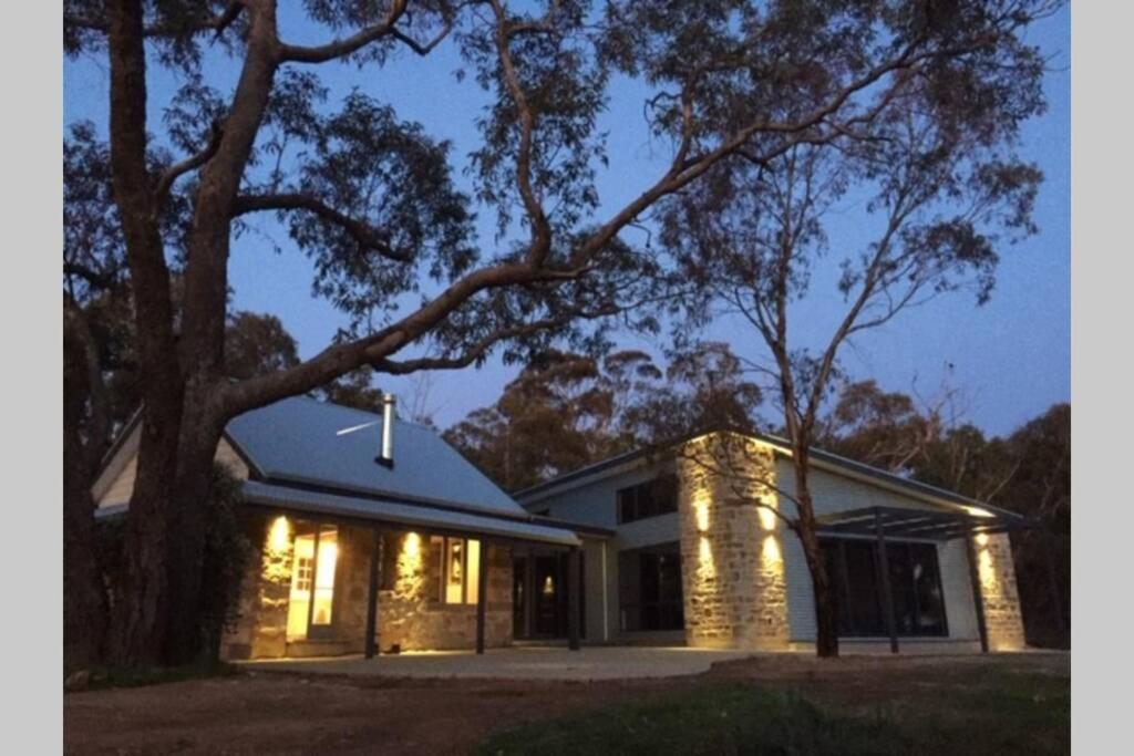 Benny'S Retreat Luxury Bushland Escape Villa Clare Exterior photo